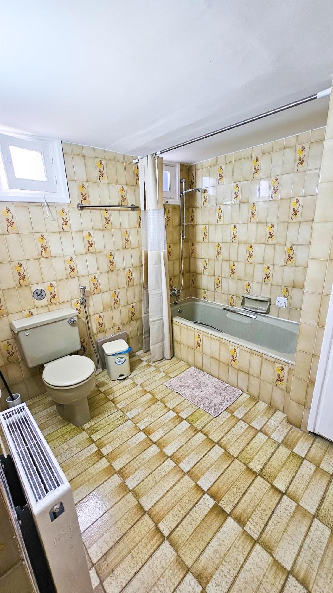 The Lemon Tree Hostel Ларнака Екстериор снимка